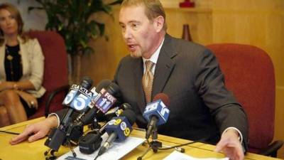 En una entrevista, Jeffrey Gundlach, cuyos fondos gestionan US$64.000 millones en activos, habló de los riesgos que enfrenta el mercado de acciones.