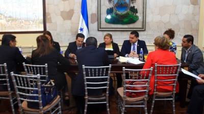 El presidente de la Comisión Especial Multipartidaria del Congreso Nacional, para la elección del nuevo Comisionado Nacional de Derechos Humanos (Conadeh), diputado Mario Pérez, anunció este miércoles la apertura de propuestas de aspirantes a dirigir ese organismo.