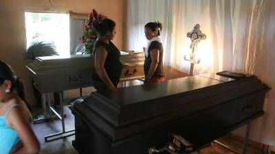 Sepelio Las tres personas serán sepultadas hoy a las 9:00 am en el cementerio general de Choloma en el barrio El Chaparro.