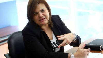 La presidenta del Cohep, Aline Flores, dijo que el tema del salario no debe politizarse.