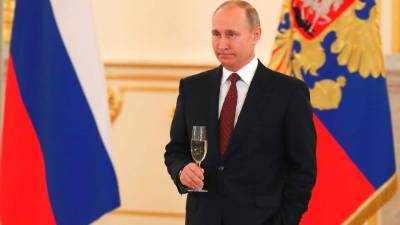 El presidente ruso, Vladímir Putin, durante una ceremonia de recepción de credenciales de los nuevos embajadores celebrada en el Kremlin, Rusia. EFE