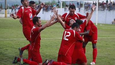 Jugadores del Villanueva FC celebrando uno de los goles del partido ante Valle FC.