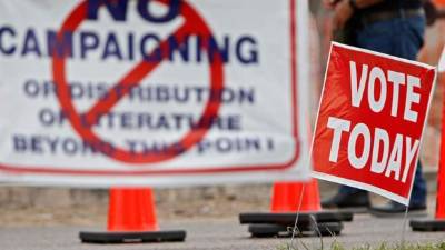 La atención está concentrada en estados como California, que con sus casi cuarenta millones de habitantes reparte 415 delegados en el proceso demócrata, y Texas, que otorga 228.