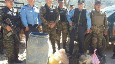 El material decomisado son dos libras y media de pólvora, 18 libras de azufre, 10 libras de óxido de zinc y 10 de Urea (abono químico).