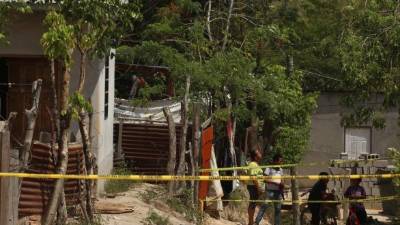 A la escena del crimen llegó un hermano de la víctima.