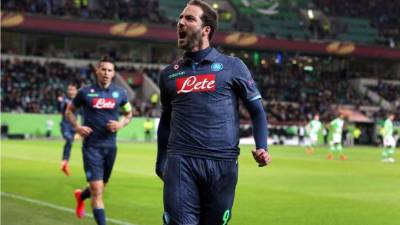 Foto LaPresse - Mauro Locatelli20/12/2015 Bergamo ( Italia)Sport CalcioATALANTA - NAPOLICampionato di Calcio Serie A TIM 2015 2016 - Stadio ATLETI AZZURRI D'ITALIANella foto: esultanza higuainPhoto LaPresse - Mauro Locatelli20 December 2015 Bergamo ( Italy)Sport SoccerATALANTA - NAPOLIItalian Football Championship League A TIM 2015 2016 - ATLETI AZZURRI D'ITALIA Stadium In the pic: higuain celebrates