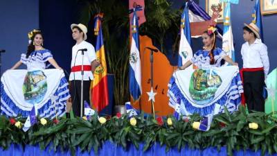 Los alumnos bailaron danzas típicas de Honduras y Centroamérica. Fotos: Franklyn Muñoz.