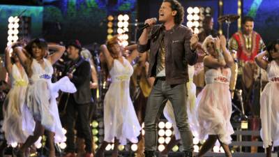 El cantante Carlos Vives lanzará pronto “El mar de sus ojos”.