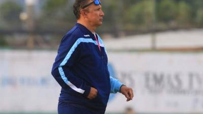 Javier Padilla, de 55 años, dirige su primer campeonato con el Real de Minas.