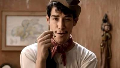 Una escena de la película 'Cantinflas' protagonizada por el español, Óscar Jaenada.