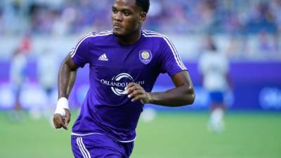 Larin milita en el Orlando City en donde es compañero del catracho Bryan Róchez.