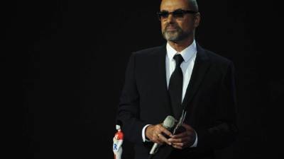 George Michael reconoció abiertamente ser gay en una entrevista exclusiva con CNN, en abril de 1998.