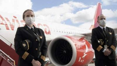 Avianca Holdings tuvo en 2020 una pérdida neta de 1.094 millones de dólares debido a la parálisis que sufrió el transporte mundial de pasajeros por la pandemia de coronavirus, informó a finales de marzo la compañía.