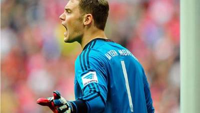 Manuel Neuer salió del campo por lesión.