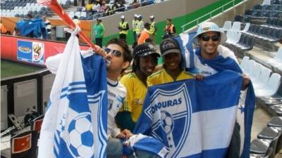 Francisco Pérez (i) estuvo presente en los partidos de Honduras en el Mundial de Sudáfrica 2010.