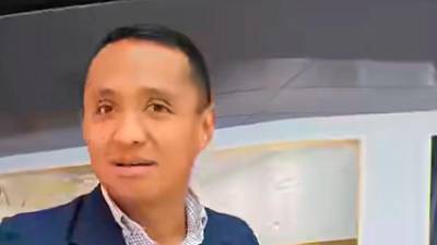 Iván Barton se encontró con algunos hondureños en el Aeropuerto de la Ciudad de México y luego en el vuelo cuando iba de regreso a El Salvador.