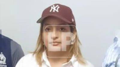 La detenida responde al nombre de Erika Jazmín Manzanares, presunta autora intelectual del asesinato de una madre y su hijo en Choloma (Honduras).