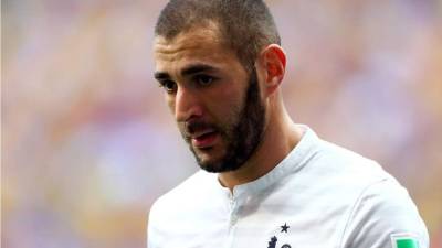 Benzema explicó a la Justicia que se enteró de la existencia de ese vídeo a través de un desconocido amigo .