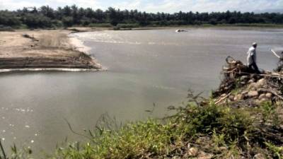 La desviación del río Aguán amenaza la vida de miles de personas. Foto: Esaú Ocampo