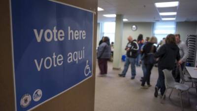 Los latinos acudieron a votar desde muy tempranas horas en varios estados este martes.