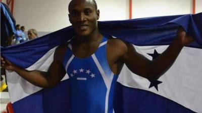 Kevin Mejía de 20 años sigue poniendo el alto el nombre de Honduras.