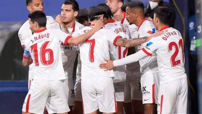 Sevilla no tuvo problemas para superar al Osasuna. Foto AFP.