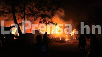 El incendio se registró en los bordos de las colonias Villa Florencia y Honduras.