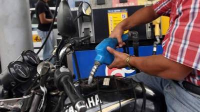 El galón de diésel costará L88.86 debido a una baja de 13 centavos