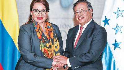 <b><span class=mln_uppercase_mln>Visita.</span></b> La presidenta Xiomara Castro junto a Gustavo Petro.<span class=mln_uppercase_mln> </span>