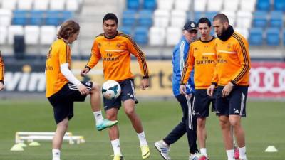 Karím Benzema y Ángel Di María aparecen en la alineación que adelantó Ancelotti.