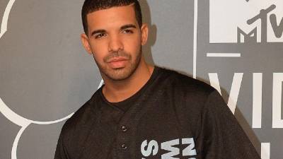 El rapero Drake aspira a los premios como mejor artista del año y mejor artista masculino.