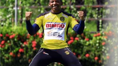 FRISCO, TX - JULY 14: Goalkeeper Luis Lopez #1 of Honduras makes a save against Canada during the 2017 CONCACAF Gold Cup at Toyota Stadium on July 14, 2017 in Frisco, Texas. Ronald Martinez/Getty Images/AFP== FOR NEWSPAPERS, INTERNET, TELCOS & TELEVISION USE ONLY ==