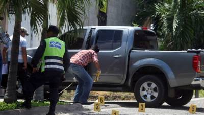 Dentro del vehículo quedó el cadáver del abogado Rafael Alberto Paredes Paz.