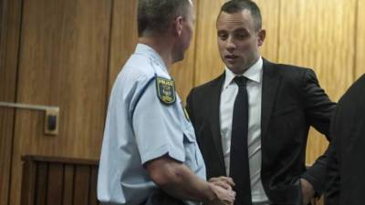 Oscar Pistorius enfrenta el caso por haber asesinado a su novia, Reeva Steenkamp.