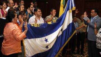 El comité cívico fue juramentado ayer por el alcalde Armando Calidonio.