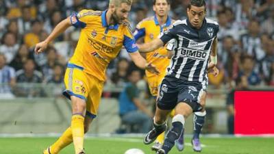 Tigres French player Andre-Pierre Gignac celebrates after scoring his 100th goal with Tigres during the Mexican Clausura 2018 tournament football match between Tigres UANL and Atlas at Jalisco Stadium in Guadalajara, Jalisco State, on February 22, 2019. (Photo by Ulises Ruiz / AFP)