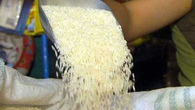 El arroz clasificado a granel se cotiza a L9.00 y la bolsa de 350 gramos cuesta L8.50.