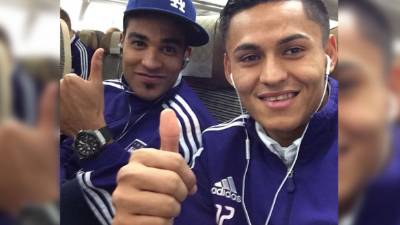 Andy Najar compartió una fotografía con sus compañeros de equipo cuando viajaban rumbo a Emiratos Árabes Unidos. (Fotografía tomada de @najar14 en Instagram).