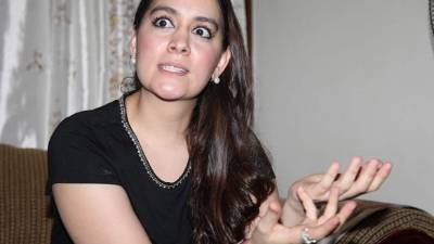 Al recordar lo difícil que ha sido la crianza de su hija de dos meses, Ilsa Vanessa lloró y pidió que no la juzguen. Aseguró que ya no mantiene ningún vínculo sentimental con José Zelaya (padre de su pequeña) y afirmó que la dejaron sola con el escándalo.