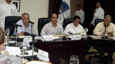 Mauricio Oliva se reunió en privado con los empresarios sampedranos.