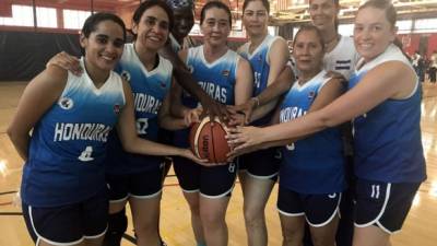 Las hondureñas que están representando al país en campeonato mundial de baloncesto en Nueva York. Foto Eduardo Solano