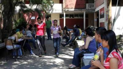 En el Valle de Sula más de 4,000 aplicaron para estudiar una carrera de las disponibles.