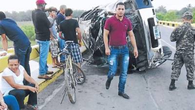 El letal accidente ocurrió en el puente sobre el río Agua Amarilla, en la carretera CA-13, que comunica a Trujillo y Tocoa.