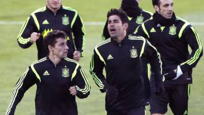 La plantilla de la selección española recibió bien al brasileño Diego Costa.