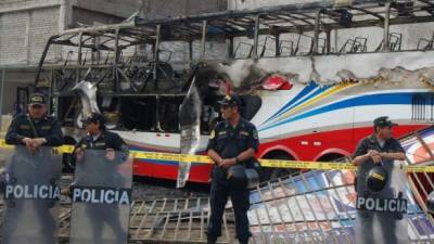 La La Fiscalía confirmó 17 fallecidos por un incendio de autobús en Lima