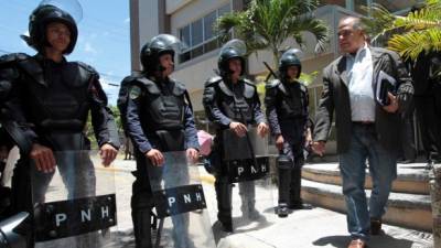 El periodista David Romero es acusado por 16 delitos de difamación constitutivos de injuria y calumnias.