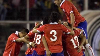 Chile inició la preparación con diez jugadores locales y un legionario.