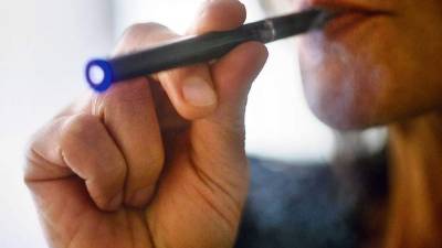 Altria, Reynolds y Lorillard están colocando sus dispositivos en más comercios.