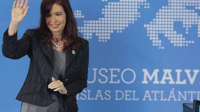 El gobierno de la presidenta Cristina Fernández de Kirchner libra una batalla legalcon acreedores que no aceptaron los canjes de deuda en 2005 y 2010.