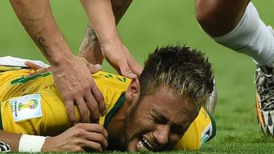 Brazil's players celebrate their win during the Russia 2018 World Cup Group E football match between Brazil and Costa Rica at the Saint Petersburg Stadium in Saint Petersburg on June 22, 2018. / AFP PHOTO / CHRISTOPHE SIMON / RESTRICTED TO EDITORIAL USE - NO MOBILE PUSH ALERTS/DOWNLOADS
